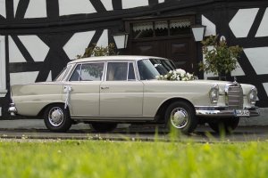 Mercedes Heckflosse Oldtimer Hochzeitsauto