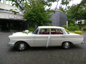 Mercedes Heckflosse Oldtimer Hochzeitsauto