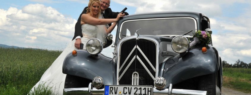 Brautpaar Oldtimer Hochzeit 11 CV