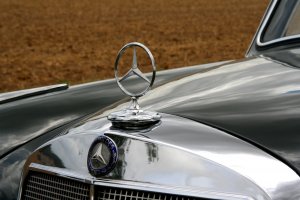 Mercedes-Benz-Oldtimer-Hochzeitsauto