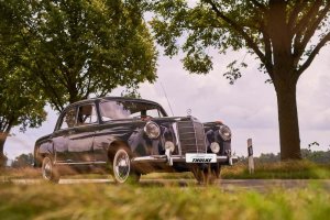 Mercedes-Benz-Oldtimer-Hochzeitsauto